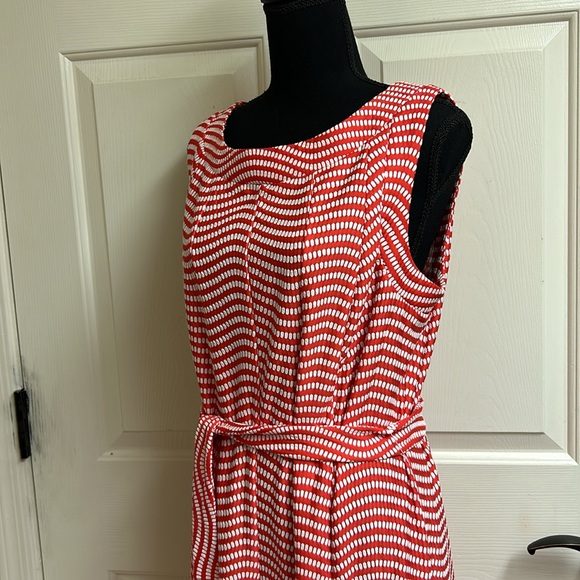 ILE New York Red and White Dress with Belt, Size14W, 95% Polyester, 5% Spandex - Picture 13 of 15